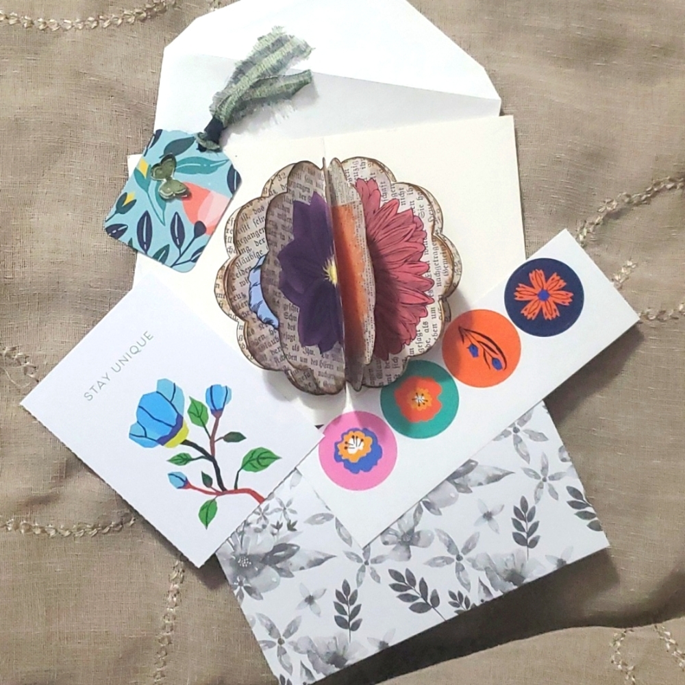 😀 HAND CRAFTED Notecard with 3d flowers inside. Extras included